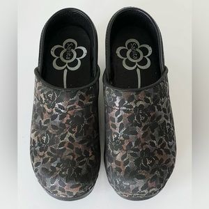 Sanita Floral Metallic Black Professional Shoes Nurse Clogs Size EU 36 / US 5